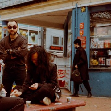 El trío neozelandés Unknown Mortal Orchestra regresa a Buenos Aires para presnetar su disco doble «V»