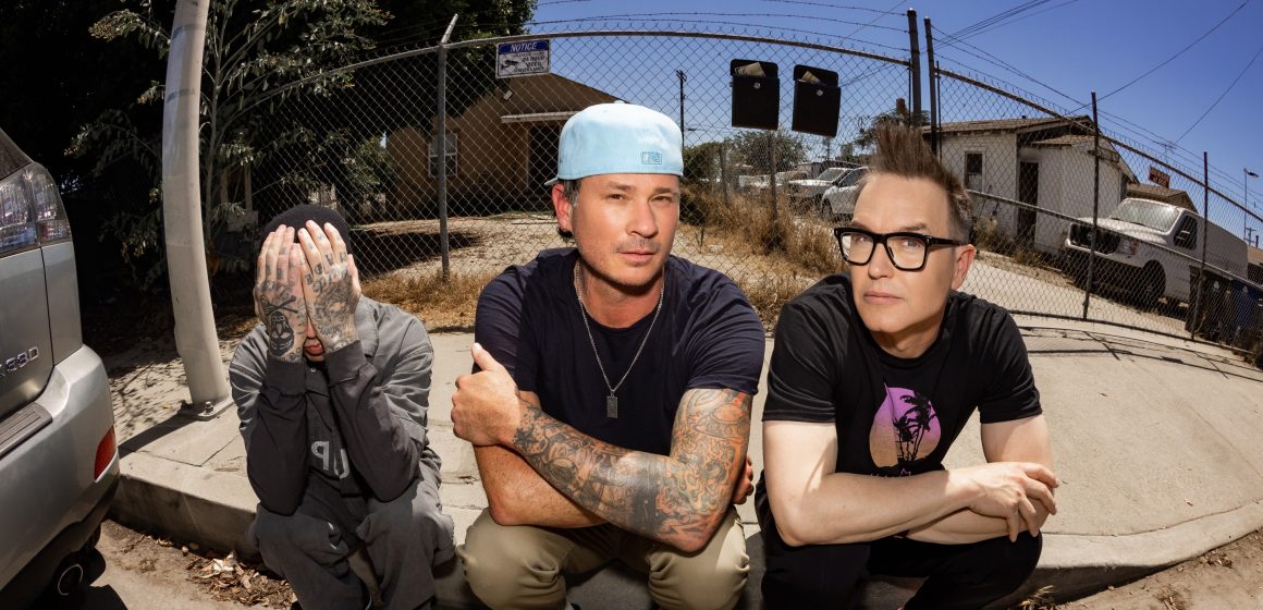 El trío estadounidense Blink-182 reaparece con nuevo disco, se trata de «One more time…» y muchos de sus adelantos ya venían cosechando millones de streams