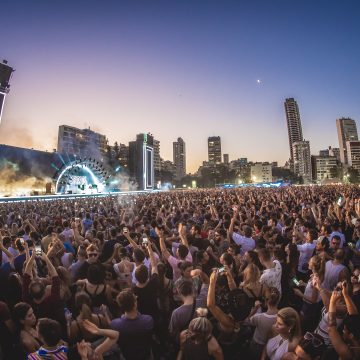 Con el atardecer como protagonista, llegan los Sunsetstrip del prestigioso dj Hernán Cattáneo, con el esponsoreo de Cerveza Corona