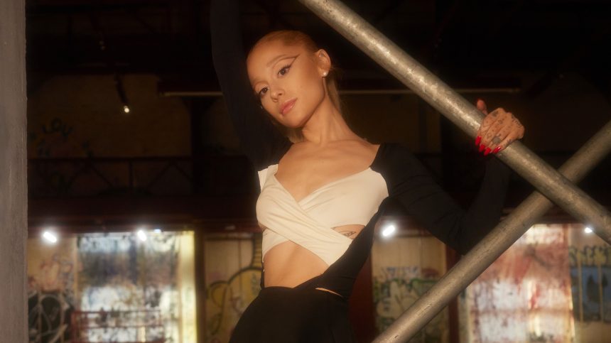 La súper estrella Ariana Grande y su nueva canción, «yes, and?», que ya genera revolución en plataformas y redes