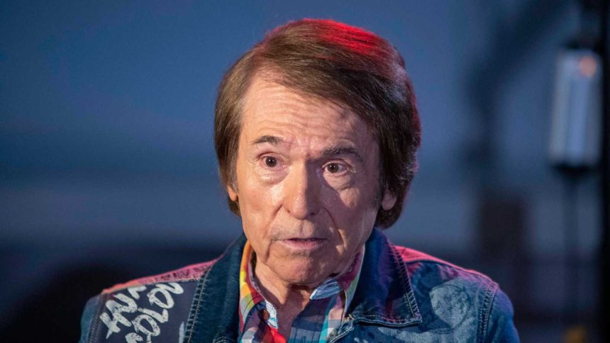 Tras un año de gira presentando el disco «Victoria» por toda España, Raphael regresa a Buenos Aires para presentarlo ante su público local