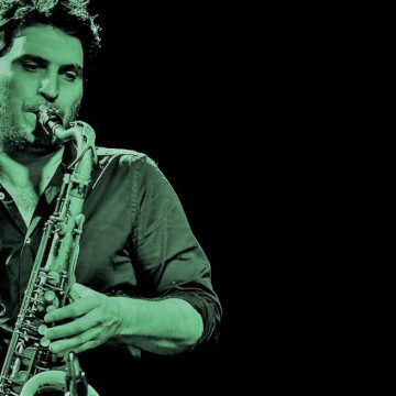 El saxofonista Andrés Hayes sigue adelantando singles de su nuevo e inminente nuevo álbum, «Luces hoy», y ya anuncia fecha de presentación del mismo en Palermo
