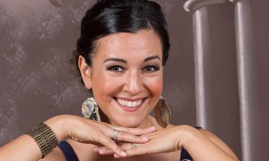 La cantante chamamecera Gicela Méndez Ribeiro estrena la canción «Dame con tu sonrisa»: «Apostar a la esperanza, al amor y a la alegría», expresa al respecto
