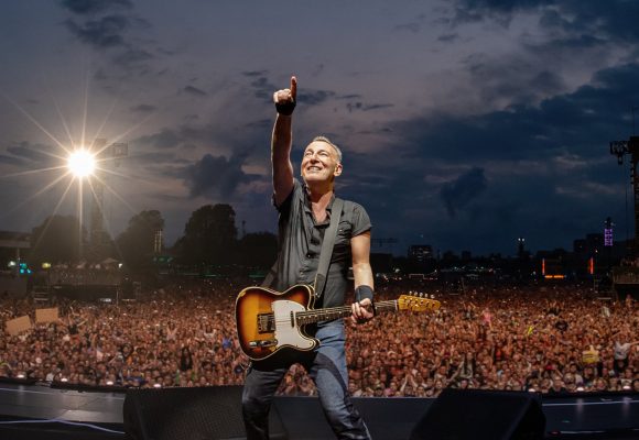 «The Boss», el genial Bruce Springsteen, y un «grandes éxitos» con 31 canciones fundamentales de su sublime carrera; aparece en abril