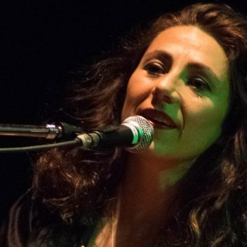 «Josha Bo'»: entre lo rioplatense y el jazz, la cantante y actriz Paulina Torres resuelve su repertorio de manera brillante