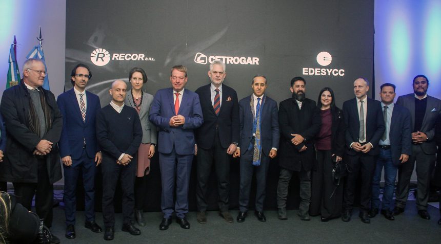 El lanzamiento de la Bienal de Chaco 2024 en CABA contó con la presencia del ministro nacional Daniel Scioli y el gobernador chaqueño Leandro Zdero