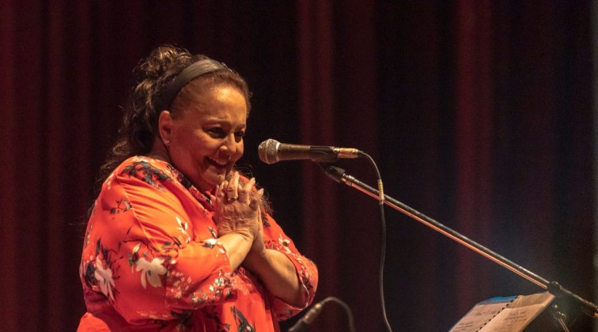 María Creuza continúa con su maratónica gira por Argentina: un gran recorrido por sus grandes interpretaciones