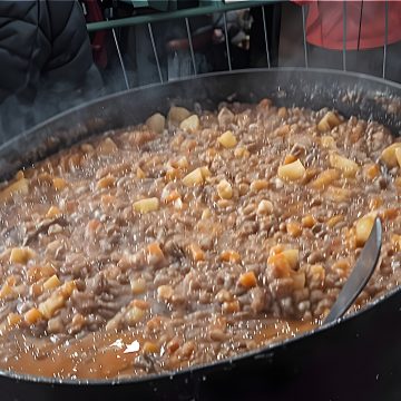 Fue un éxito rotundo el Primer Concurso de Guiso de Montaña, en Esquel, sur de Argentina