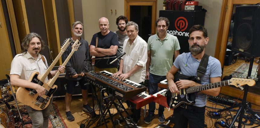 Genetics, la banda emblema tributo a Génesis, presenta «The Lamb Lies Down on Broadway» en el Teatro Coliseo, a cincuenta años de su aniversario