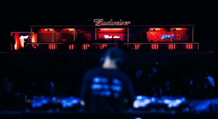 Budweiser y numerosos Djs estrellas en la arenas de Mute, en Mar del Plata