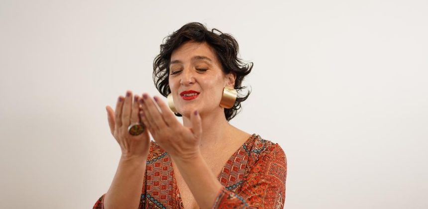 La fueguina Casiana Torres habla de «Soy milonga-Romance en la llanura»: «Decidí homenajear a la música de la llanura pampeana, un género que amo profundamente»