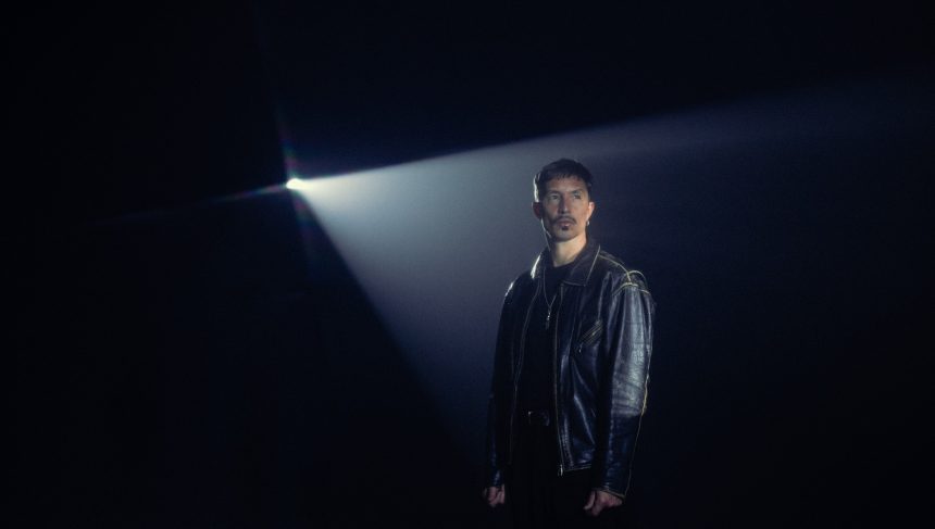 Emmanuel Horvilleur comparte «Elástico», el segundo single de su inminente nuevo álbum de estudio