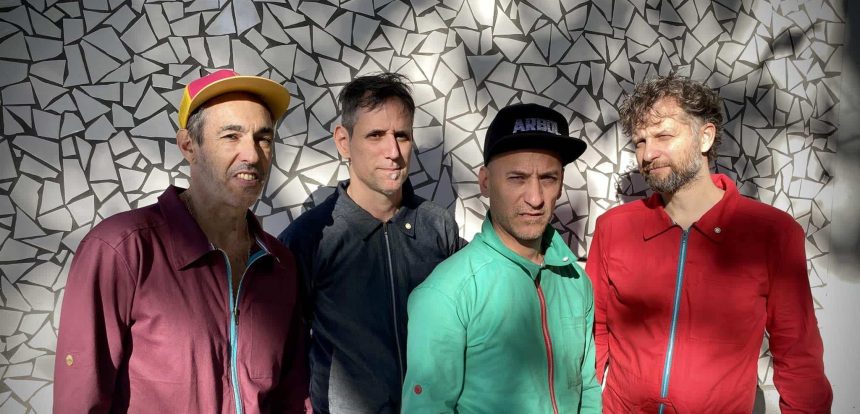 Aparece «Guau!» en formato vinilo, se trata del disco que consagró al grupo Árbol en 2004