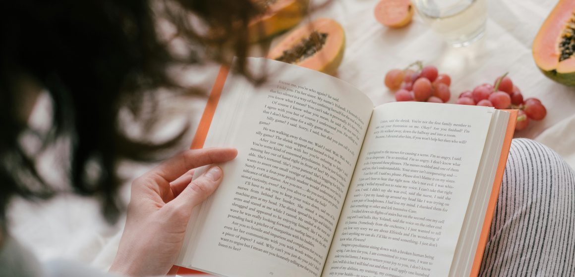 «Alquimia al atardecer», una propuesta de lecturas, exhibición de libros y sabores para degustar