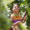 Aldana Bello, música que difunde sonidos andinos y ancestrales latinoamericanos, presenta su EP «La Serpiente Emplumada», en honor al Quetzalcóatl azteca