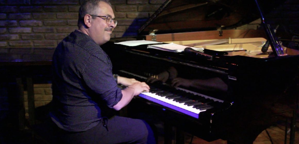 Tras su paso por Argentina, el pianista y compositor valenciano Pau Viguer comparte el registro, en vivo, en un nuevo álbum