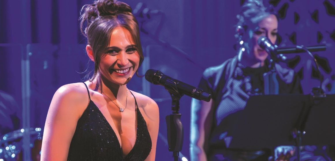 Tras su gira por La Vegas, Rebekah Nicz versionará a Lady Gaga y Billie Eilish, entre otras, en un show en San Isidro, en el que además compartirá canciones propias