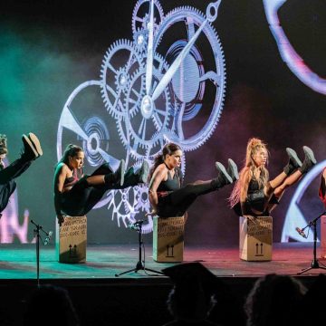 La compañía israelí Mayumana regresa a Argentina con su espectáculo «Currents»: percusión, danza, humor, acrobacia y tecnología