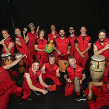«El Corazón del Ritmo», el nuevo espectáculo de La Bomba de Tiempo que acompañará el invierno dentro de Ciudad Cultural Konex
