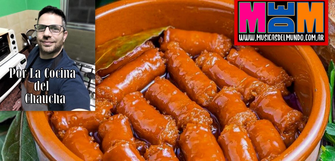 La tradicional Fiesta de San Fermín se continúa realizando en Pamplona a mitad de julio, en honor al santo cristiano; además de eventos como corridas de toros, existen manjares imprescindibles como Chistorra a la sidra