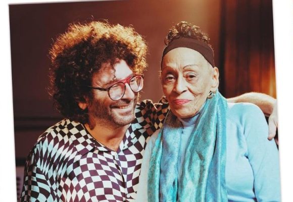 A 90 años del fallecimiento de Carlos Gardel, la cubana Omara Portuondo y el pianista italiano Fabrizio Mocata grabaron «Volver», en homenaje al «Zorzal Criollo»