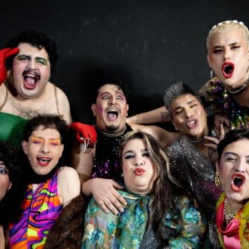 Estreno teatral en Feliza: «P. U. T. O. S., Show Filosófico Homosexual», una obra del talentoso Charlee Espinosa