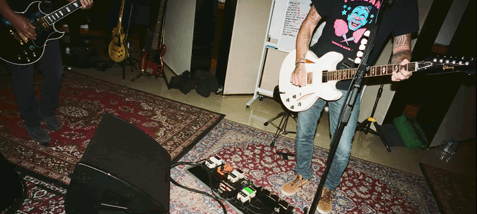 «Of All People», canción inclinada al grunge -que tanto pregonó con Nirvana-, Dave Grohl sacude a sus fanáticos y anticipa un nuevo disco poderoso de Foo Fighters