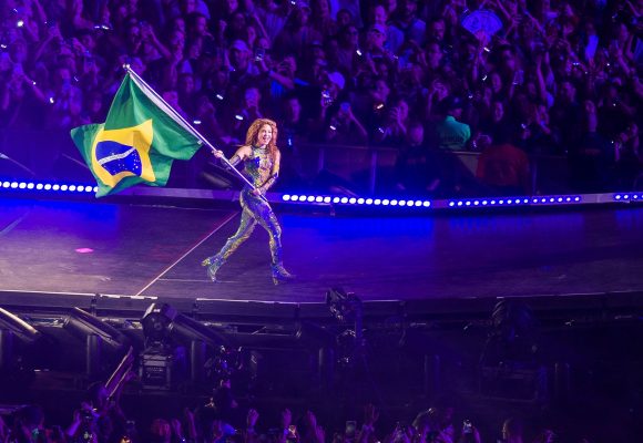 Ante tres millones de personas, Shakira hizo historia en las playas de Copacabana, con grandes invitados locales como Caetano Veloso o Ivete Sangalo, entre otras grandes figuras