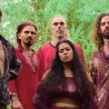 Del monte cordobés, La Forastería, agrupación que combina raíces folklóricas con electrónica y rock, se presentará en el Matienzo, luego llegan compromisos en Brasil y Turquía